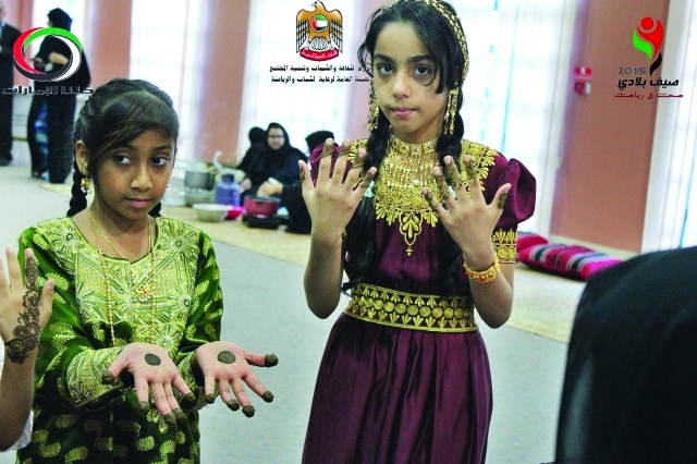 "■ من إبداعات الحناء"
