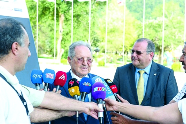 "■ رئيس الاتحاد الدولي يعلن افتتاح المونديال"