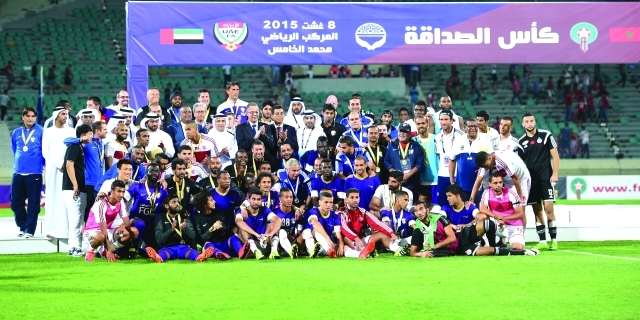 "■ عبد الله بن محمد وبن هزام مع نجوم العين على منصة التتويج | البيان"