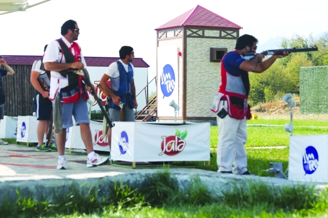 "■ جانب من تدريبات منتخب «الدبل تراب» استعداداً لمنافسات اليوم | البيان"