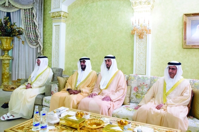 "■ أنور قرقاش ومحمد المزروعي وجمعة البواردي وسالم الغفلي"