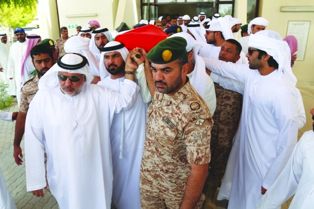 "خلال تشييع جنازة الشهيد عبدالرحمن إبراهيم في مقبرة القصيص"