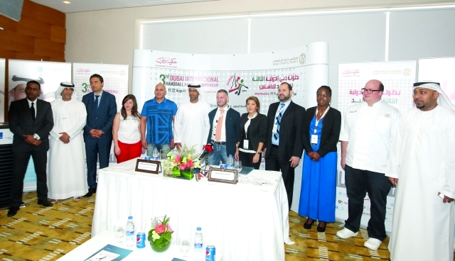 "■ المسؤولون عن التنظيم والرعاة خلال المؤتمر الصحافي | البيان"