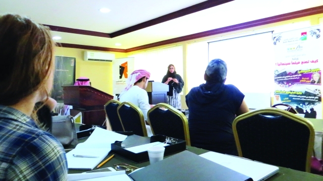 "■ نجوم الغانم محاضرة في الورشة | البيان"