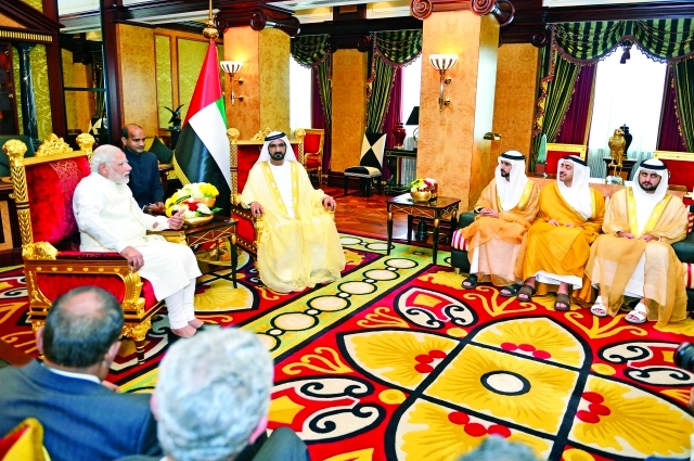 "■ نائب رئيس الدولة وضيف البلاد خلال جلسة المباحثات بحضور حمدان ومكتوم بن محمد وعبدالله بن زايد"