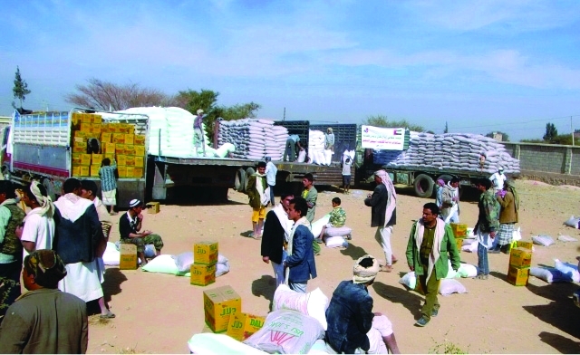 "المساعدات الإغاثية الإماراتية خففت من معاناة الشعب اليمني | أرشيفية"