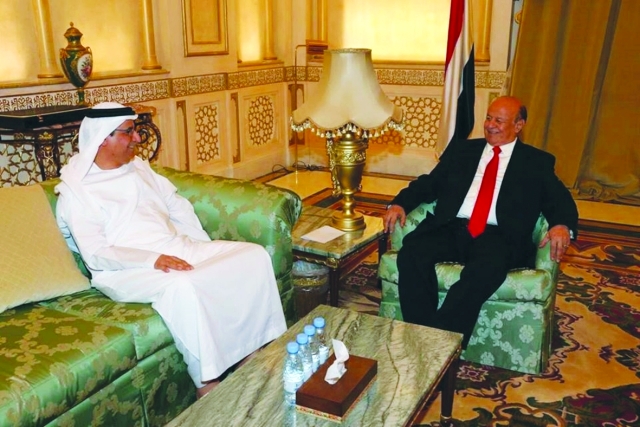 "هادي خلال لقائه سفير الإمارات لدى اليمن بمقر إقامته في الرياض ــ سبأ"