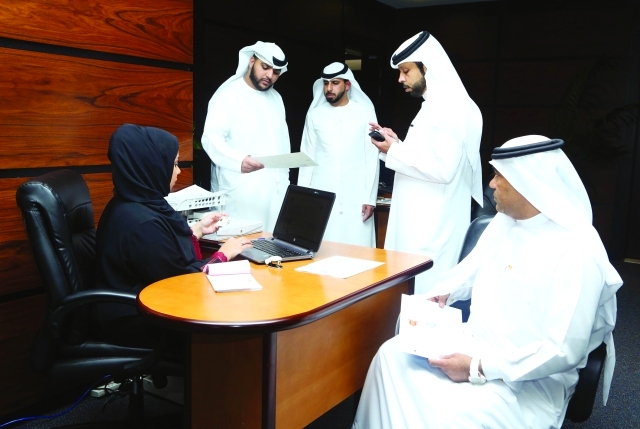 "■ خلال تسلم أوراق المرشحين | البيان"