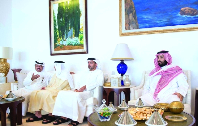 "■ سيف وحامد بن زايد ومحمد بن سلمان وسطام بن سعود خلال اللقاء"