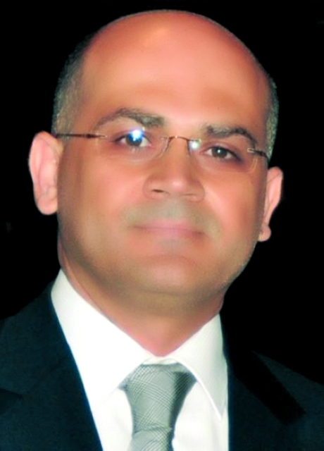 "■ حسين غطاس"
