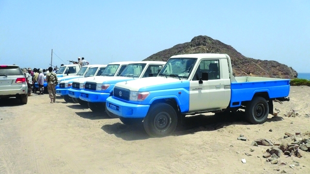 "سيارات شرطة توزع على المراكز الأمنية | البيان"