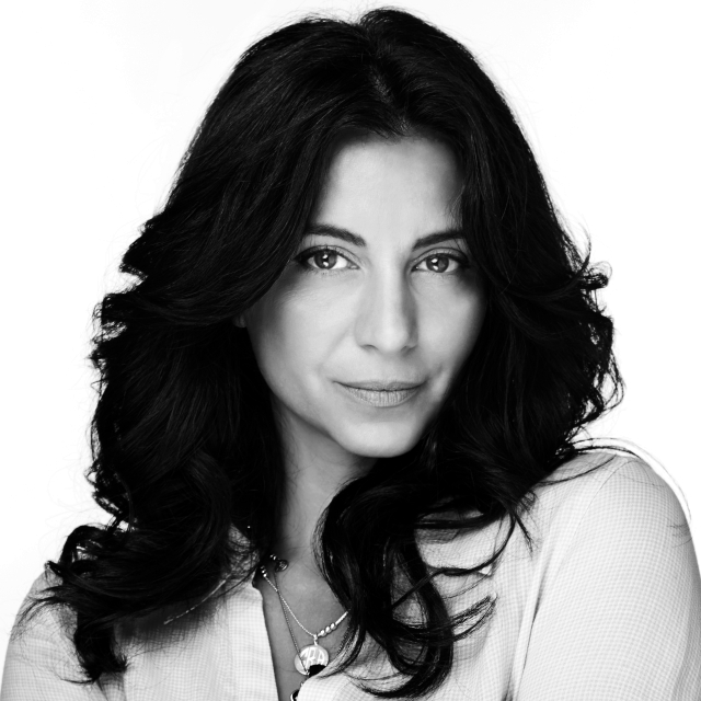 "كارولين رافيليان"