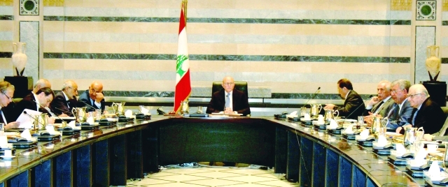 "■ سلام مترئساً جلسة مجلس الوزراء | أ.ف.ب"