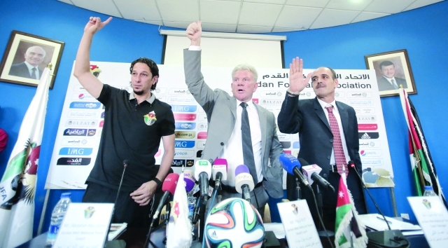 "بولت وطاقمه المعاون خلال المؤتمر الصحافي - البيان"