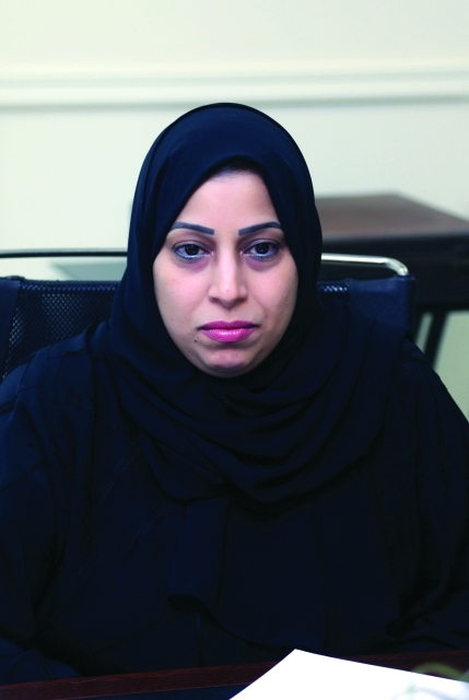"آمنة المنصوري"