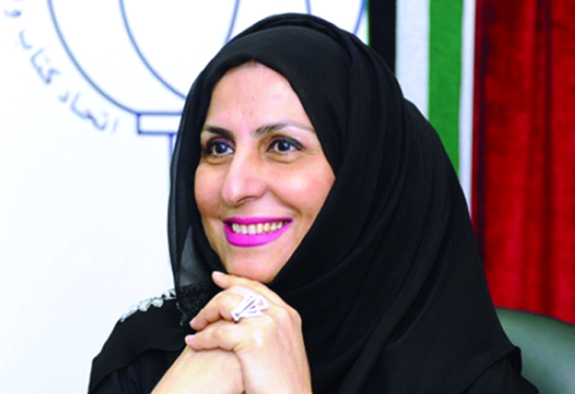 "الكاتبة فتحية النمر"