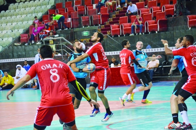 "■ المنتخب العماني يقسو على \"دي اي اتش سي\""