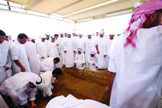 "■ خلال مواراة الشهيد الثرى"