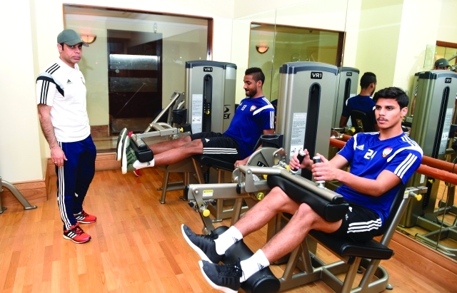 "■ مهدي علي يشرف على تدريبات المنتخب في صالة الجيمانيزيوم | البيان"