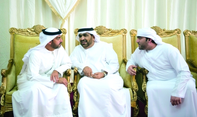 "■ حامد بن زايد في مجلس عزاء الشهيد محمد علي حسين الحوسني في الشهامة"