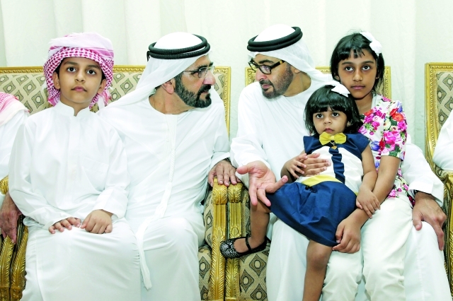 "محمد بن راشد ومحمد بن زايد يعزيان أسرة الشهيد علي  الشحي   |  تصوير: خليفة اليوسف"