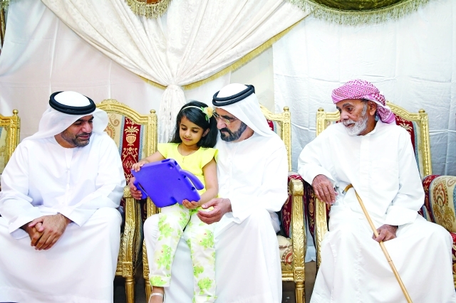 "■ نائب رئيس الدولة خلال عزاء أسرة الشهيد عمر المقبالي"