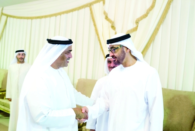 "■ محمد بن زايد يقدم العزاء لذوي الشهيد عبيد الشامسي  |  وام"