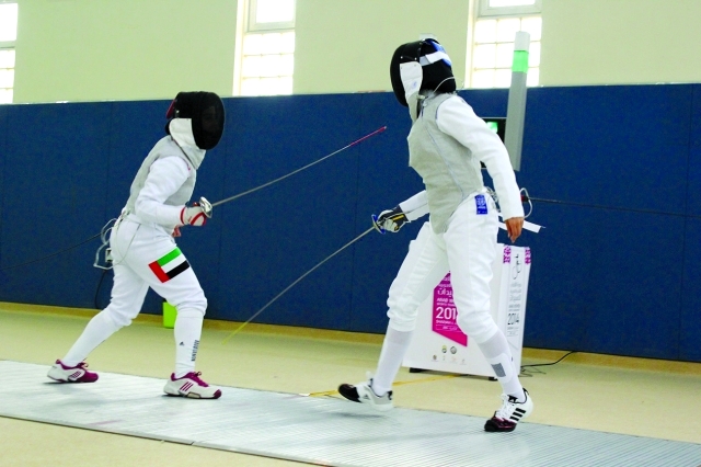 "■ المبارزة إحدى الرياضات المثيرة في الدورة"