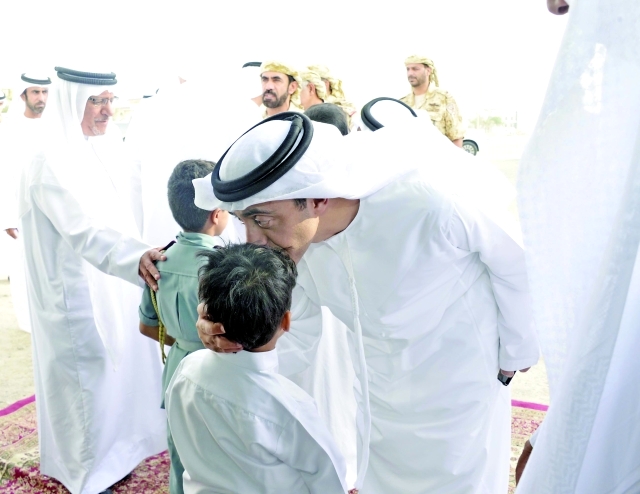 "■ عبدالله بن زايد يعزي أسرة أحمد غلام لنقاوي"