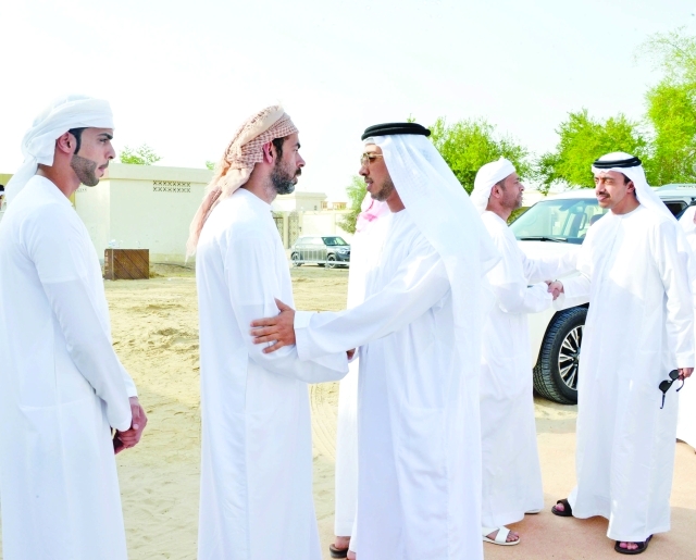 "■ منصور وعبدالله بن زايد يعزيان أسرة وليد محمد علي الياسي"