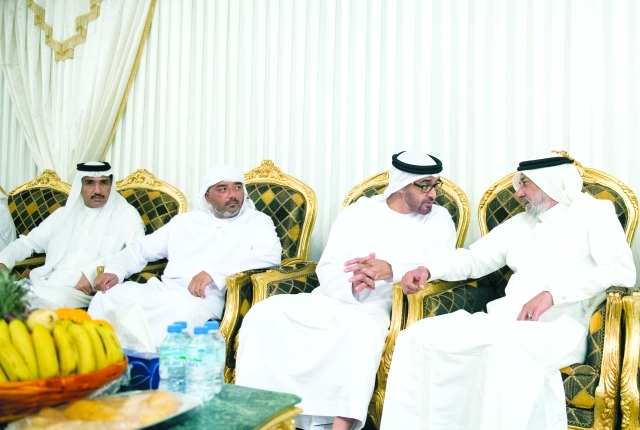 "■ ولي عهد أبوظبي في حديث مع ذوي الشهيد محمد مامدي بحضور أحمد جمعة الزعابي"
