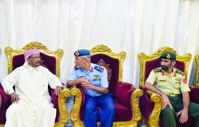 "■ عيسى سيف بن عبلان المزروعي مقدماً واجب العزاء"
