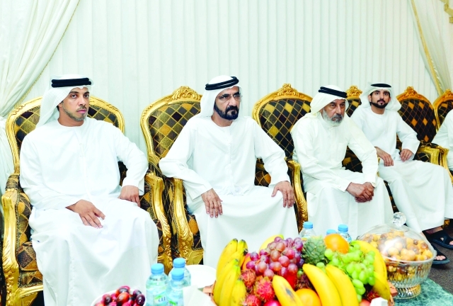 "■ محمد بن راشد يعزي بحضور حمدان بن محمد ومنصور بن زايد  أسرة الشهيد محمد مامدي"