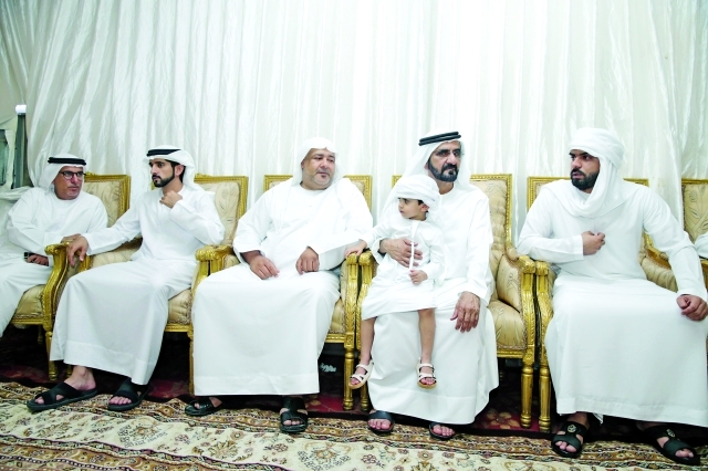 "■ وسموه بحضور حمدان بن محمد خلال عزاء أسرة الشهيد علي البلوشي"