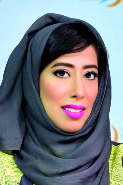"■ منى المري"