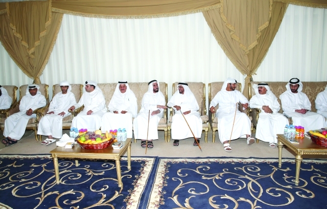 "■ ظاعن شاهين وسامي الريامي وعلي عبيد وقيادات صحفية خلال العزاء | تصوير ناصر بابو"