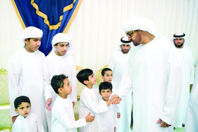 "سموه يواسي أسرة الشهيد عبدالله الجابري"