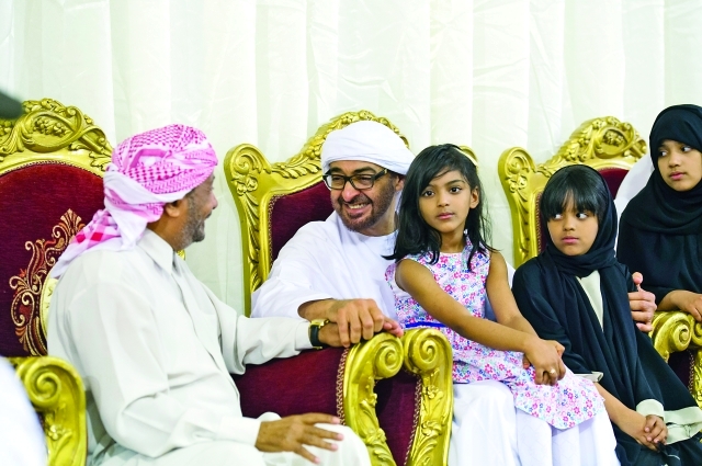 "سموه يواسي أسرة الشهيد سعيد آل علي"