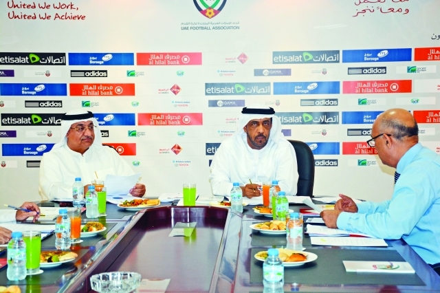 "جانب من اجتماع اللجنة الفنية | البيان"