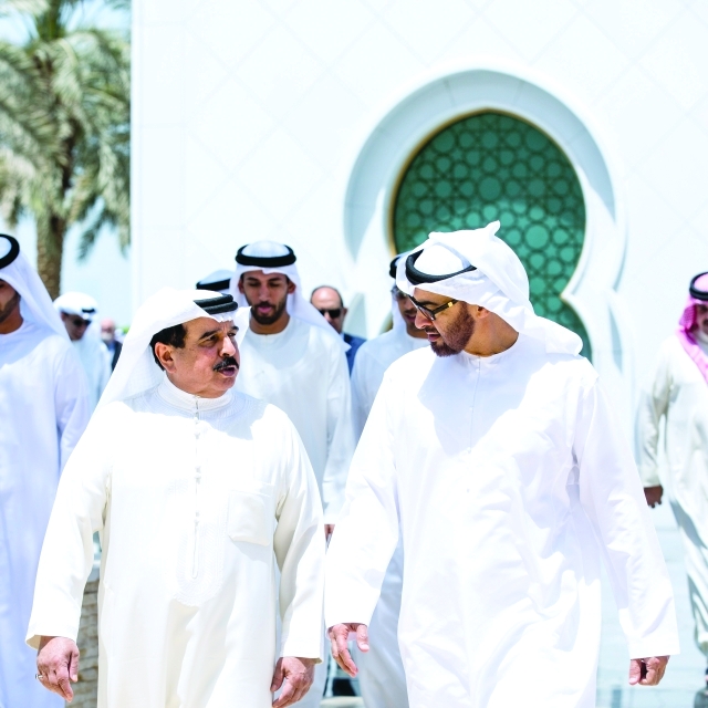 "محمد بن زايد في حوار مع حمد بن عيسى"
