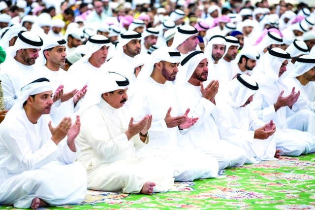 "محمد بن زايد وحمد بن عيسى وسرور بن محمد وهزاع وسيف بن زايد"