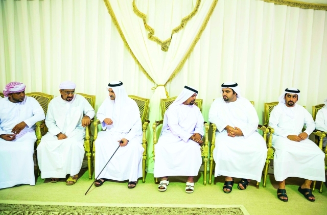 "■ الشرقي خلال العزاء بحضور محمد ومكتوم بن حمد"