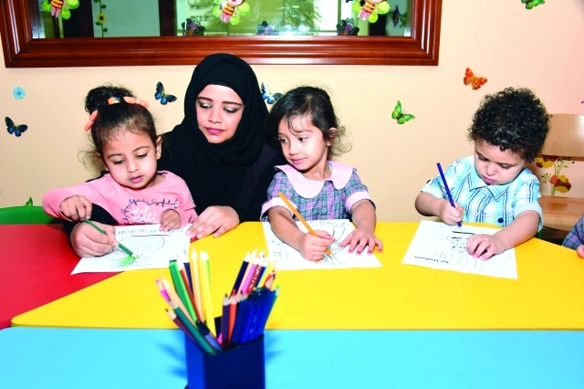 "3 جانب من الأنشطة اليومية للصغار"