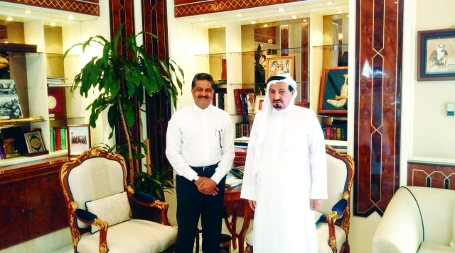 "حاكم عجمان ملتقياً محيي الدين ثومبي | وام"
