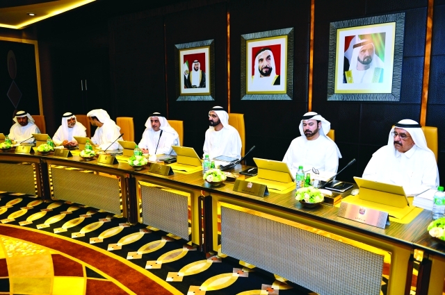 "■ نائب رئيس الدولة خلال الاجتماع بحضور حمدان بن راشد وسيف ومنصور بن زايد ونهيان وحمدان بن مبارك ومحمد القرقاوي"