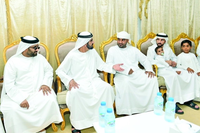 "■ نائب رئيس الدولة خلال تقديم واجب العزاء لأسرة الشهيد فهد علي أحمد"