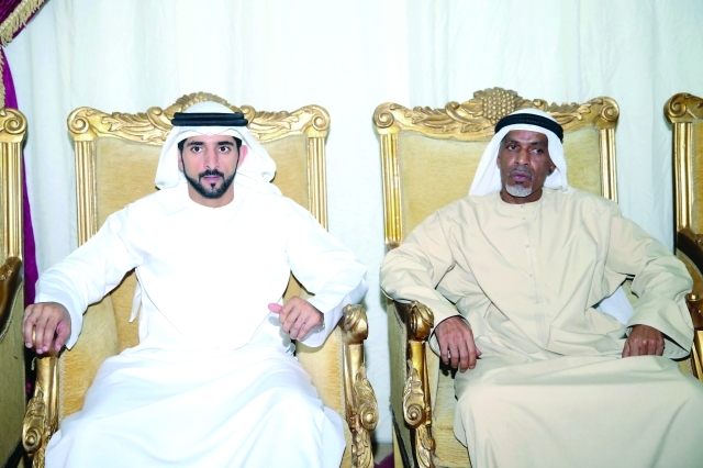 "■ .. وسموه معزياً أسرة الشهيد خليفة جوهر"