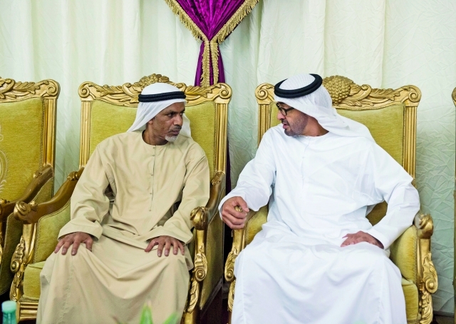 "■ ولي عهد أبوظبي مواسياً أسرة الشهيد خليفة جوهر"