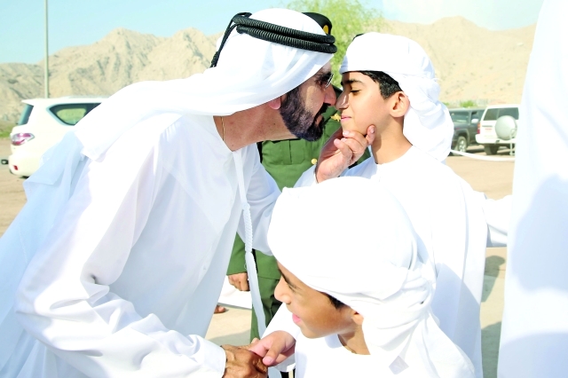 "■ سموه معزياً أبناء الشهيد راشد الخنبولي الشحي"