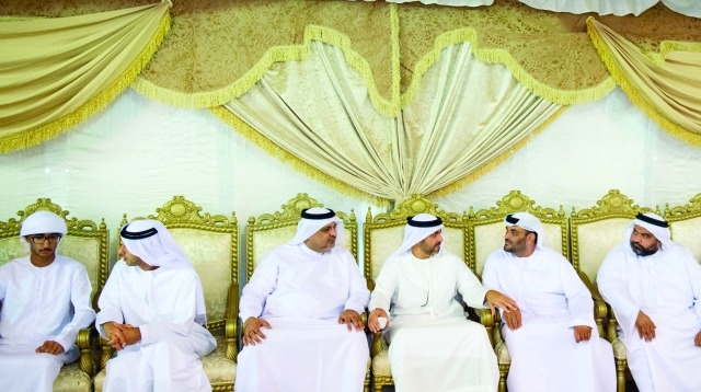 "■ حامد بن زايد يعزي أسرة الشهيد سعيد المري"